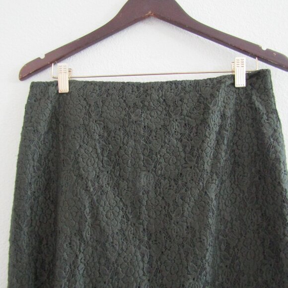 Ann Taylor Pencil Skirt 10 Petite Green Floral Lace Feminine Classic Business - Picture 2 of 12
